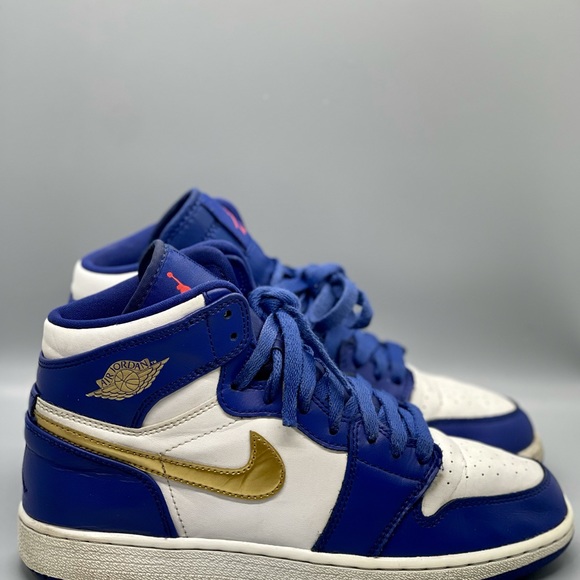 Jordan 1 Retro High ‘Deep Royal Blue’ (Size 6Y) - Picture 3 of 8